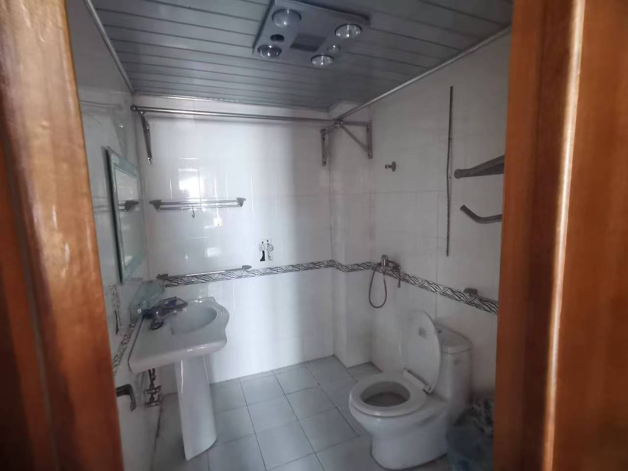 mmexport1749977056757.jpg